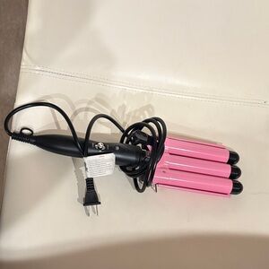 Triple Barrel Pink Hair Waver